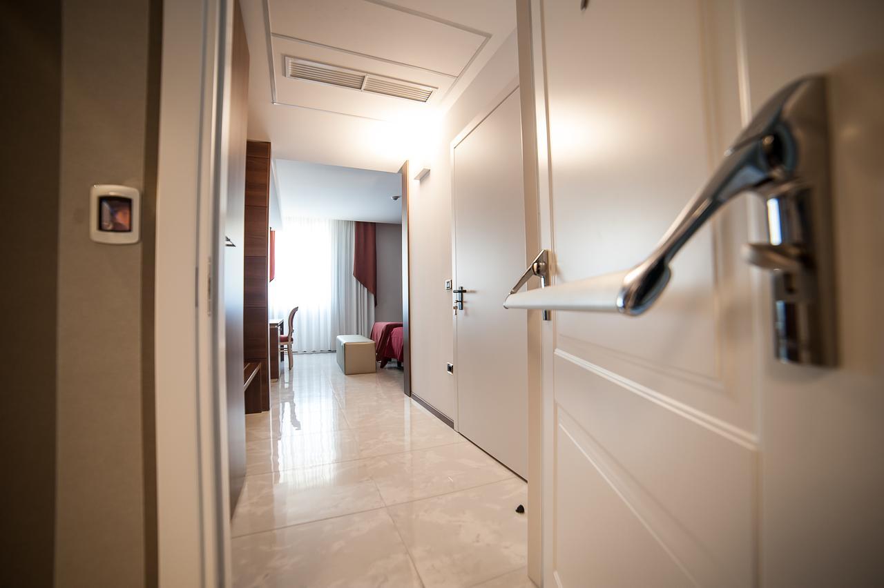 Family Center Hotel Атена-Лукана Экстерьер фото